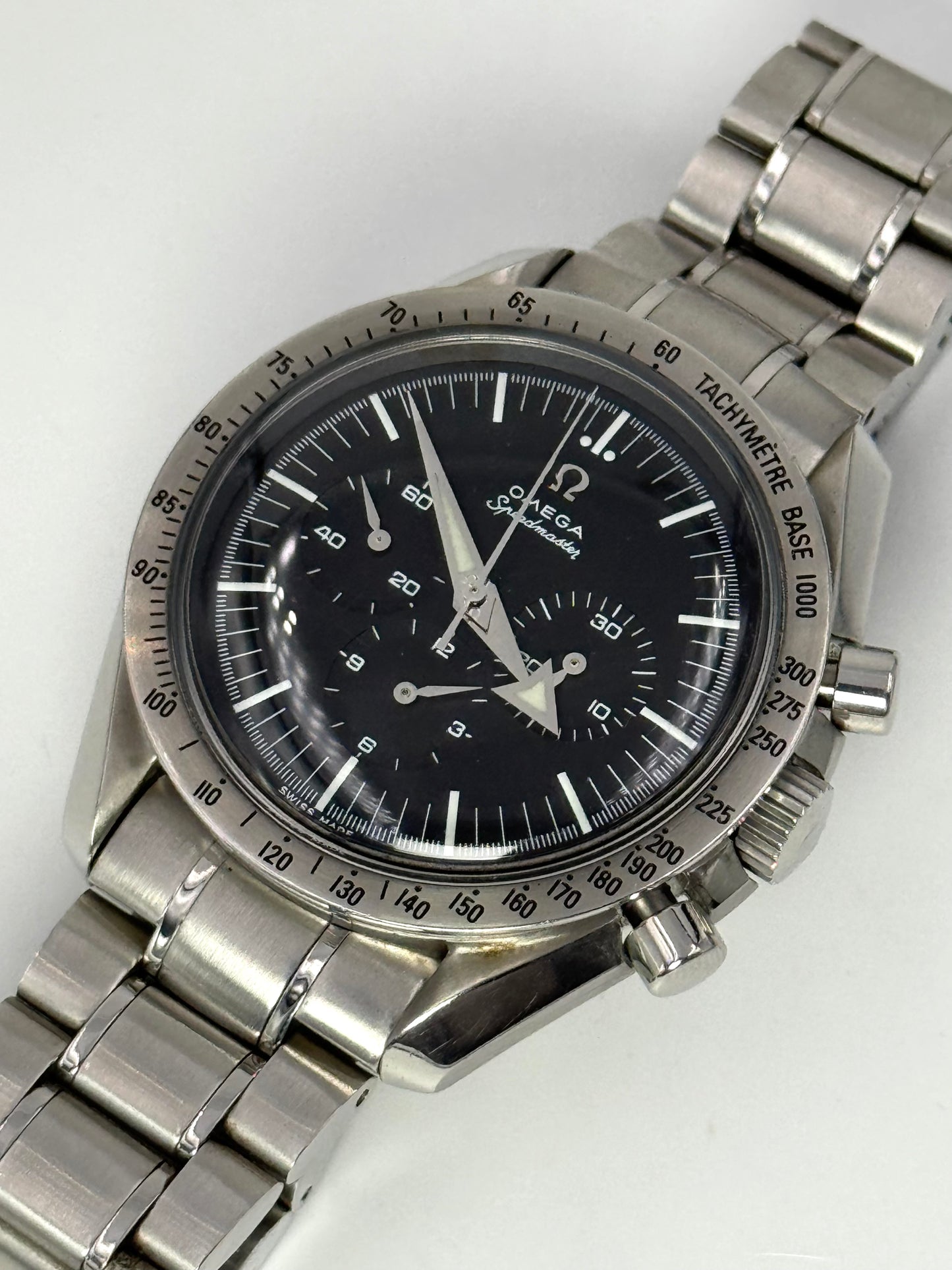 OMEGA SPEEDMASTER BROAD ARROW
