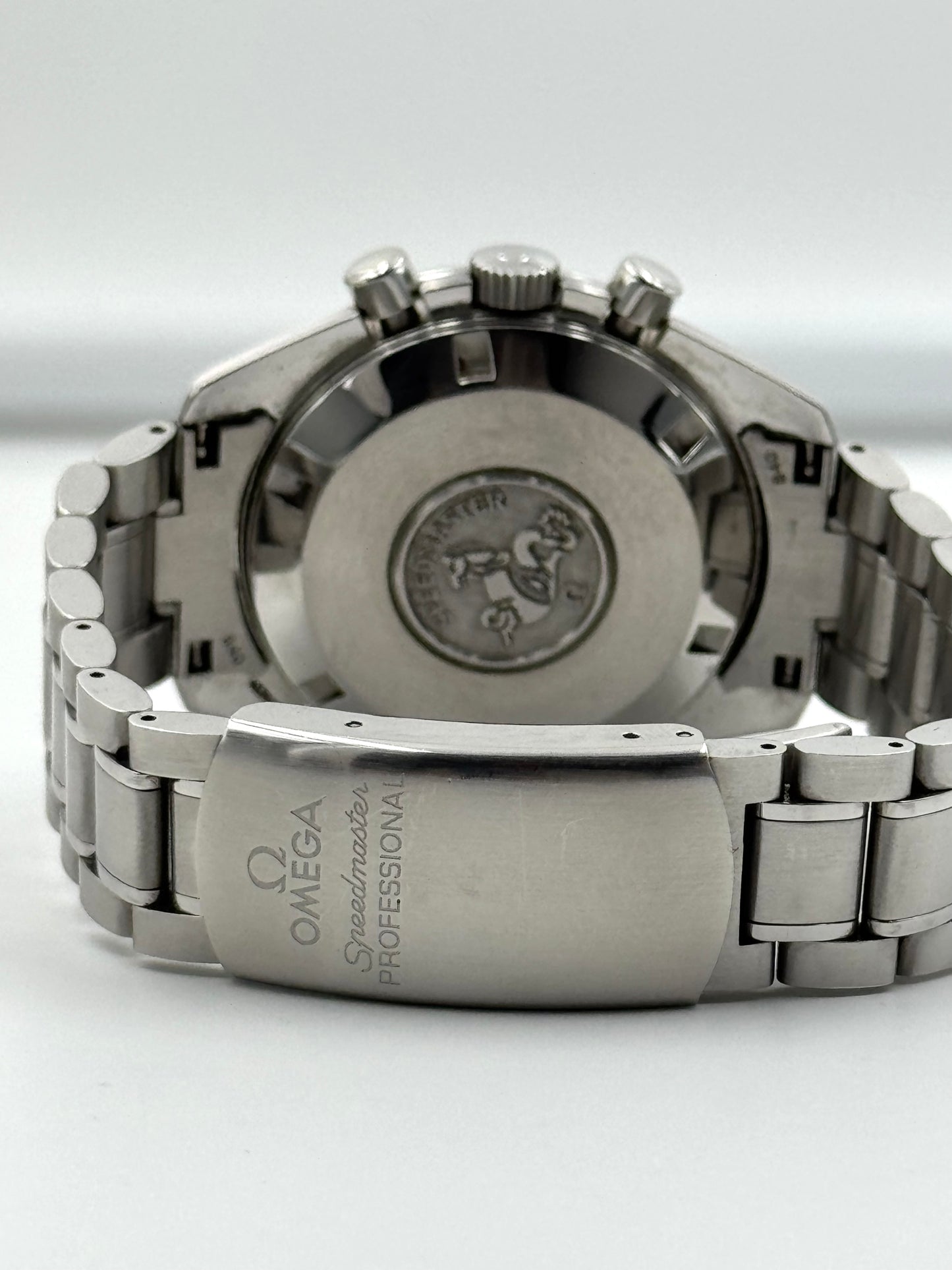 OMEGA SPEEDMASTER BROAD ARROW